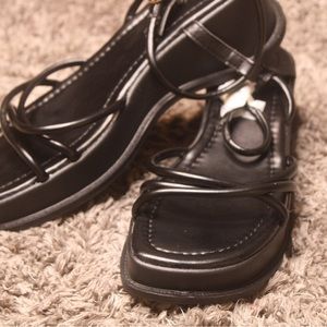 90’s Strappy platform sandal-black